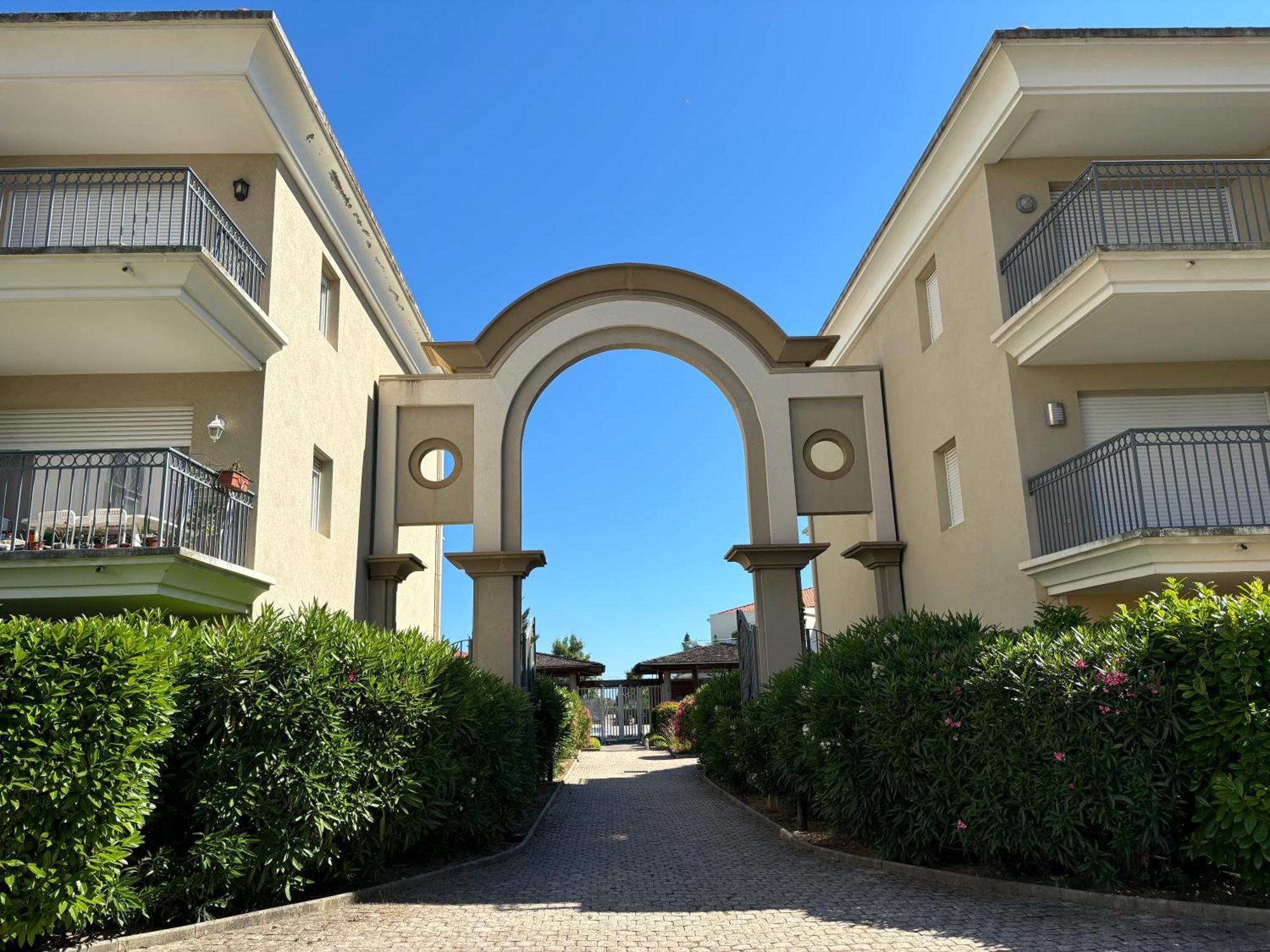 Beachside Apartment With Pool & Garden In Juan Les Pins Antibes Eksteriør bilde
