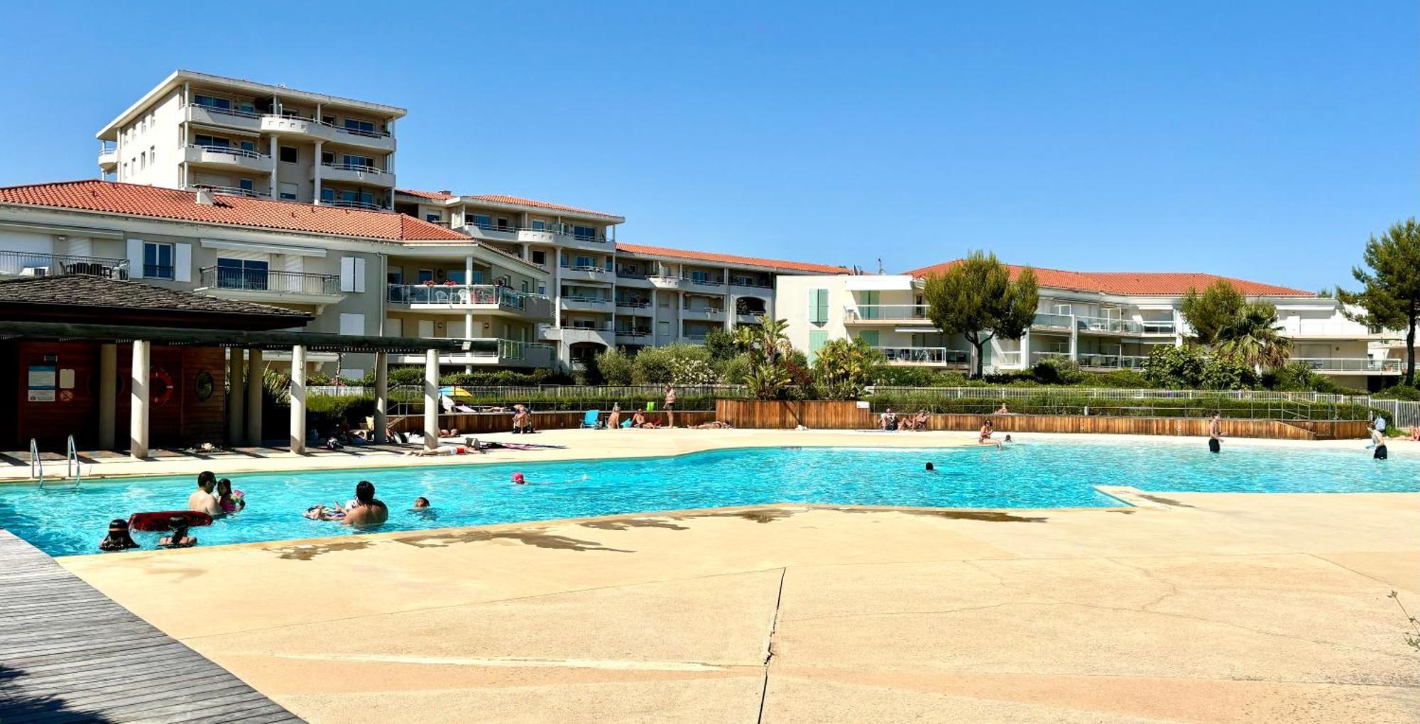 Beachside Apartment With Pool & Garden In Juan Les Pins Antibes Eksteriør bilde
