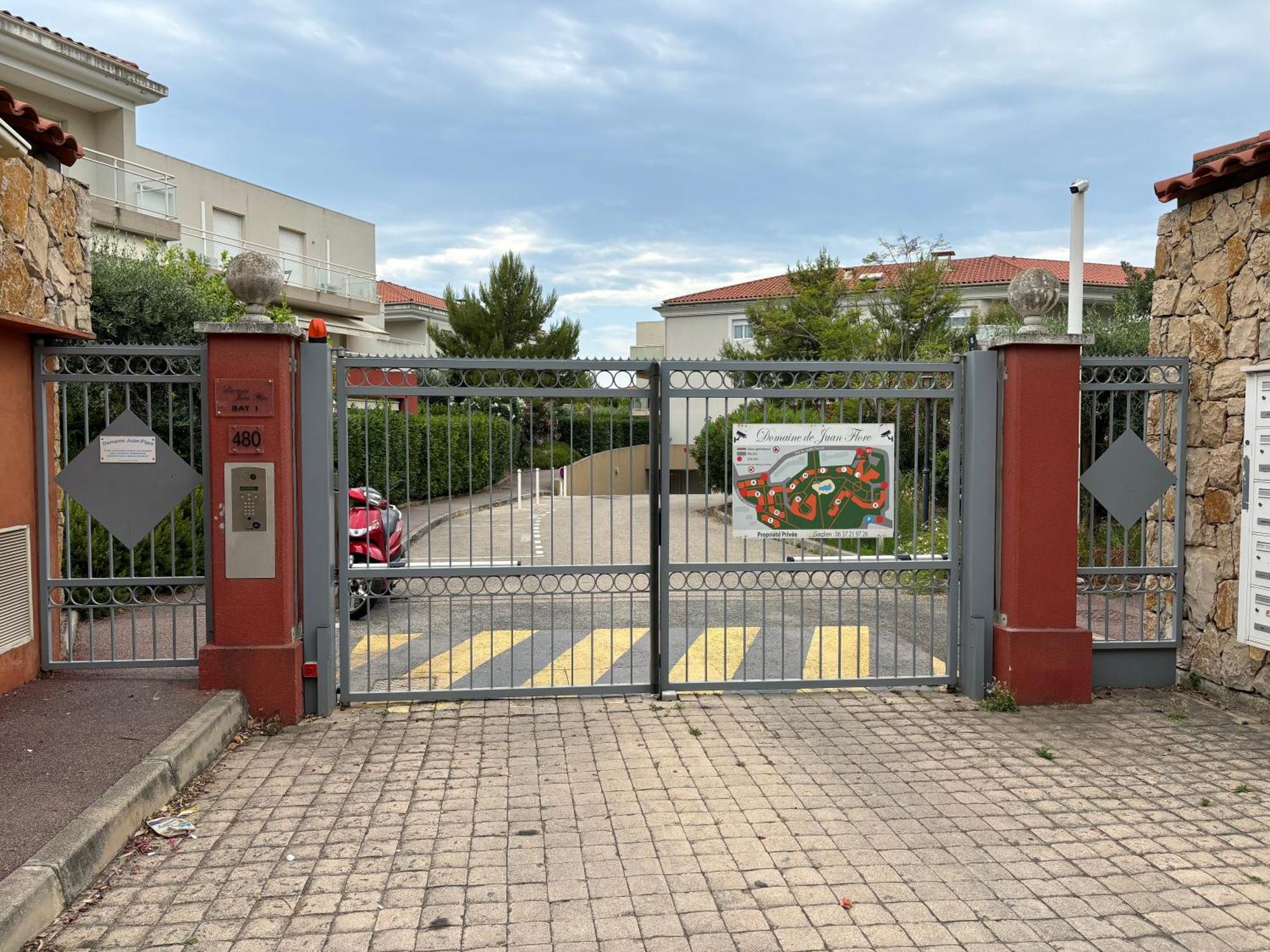 Beachside Apartment With Pool & Garden In Juan Les Pins Antibes Eksteriør bilde