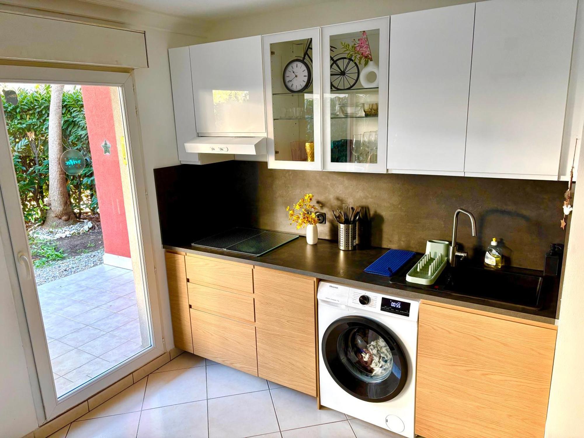Beachside Apartment With Pool & Garden In Juan Les Pins Antibes Eksteriør bilde